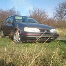Ford sierra 2,0i glx solgt !