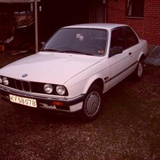 BMW 316 E30 - Skrottet!
