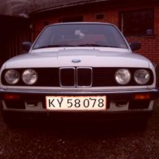 BMW 316 E30 - Skrottet!