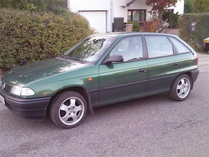 Opel Astra F  SOLGT! - som den står nu billede 1