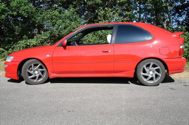 Toyota Corolla 1,6 16v Solgt! billede 2