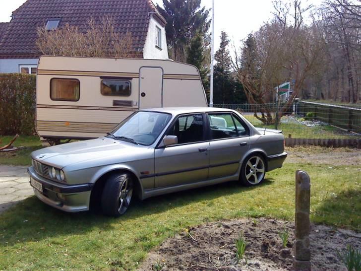 BMW E30 325i *SOLGT* billede 1