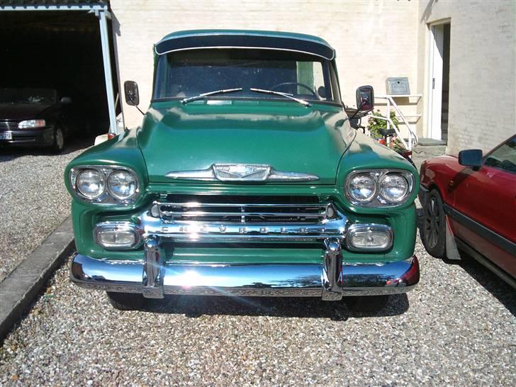 Chevrolet Apache 32 TIL SALG - Smiler bredt med sit nye grin billede 11