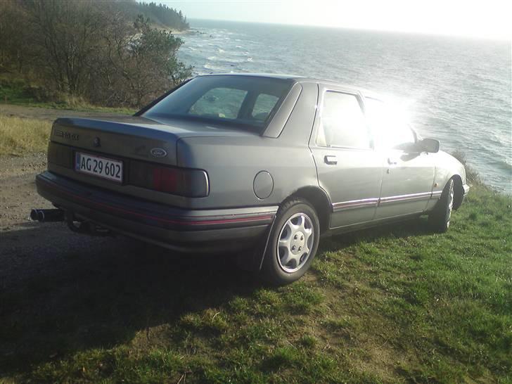 Ford sierra 2,0i glx solgt ! billede 2