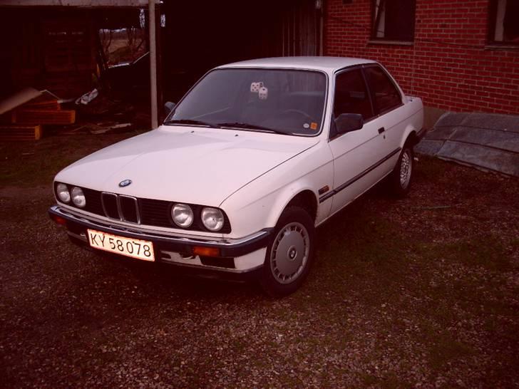 BMW 316 E30 - Skrottet! billede 1