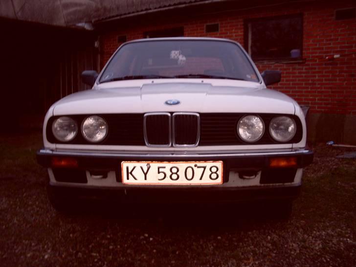 BMW 316 E30 - Skrottet! billede 2