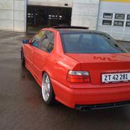 BMW e36 320i