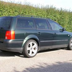 VW Passat st car