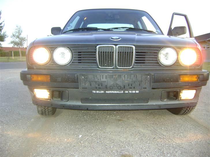 BMW E30 320i  billede 2