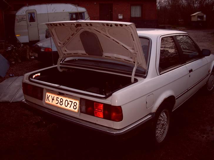 BMW 316 E30 - Skrottet! billede 6