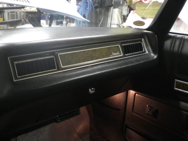 Chevrolet Impala Convertible - Lidt skrabet interiør, men i fantastisk stand og for årgangen luxus billede 12