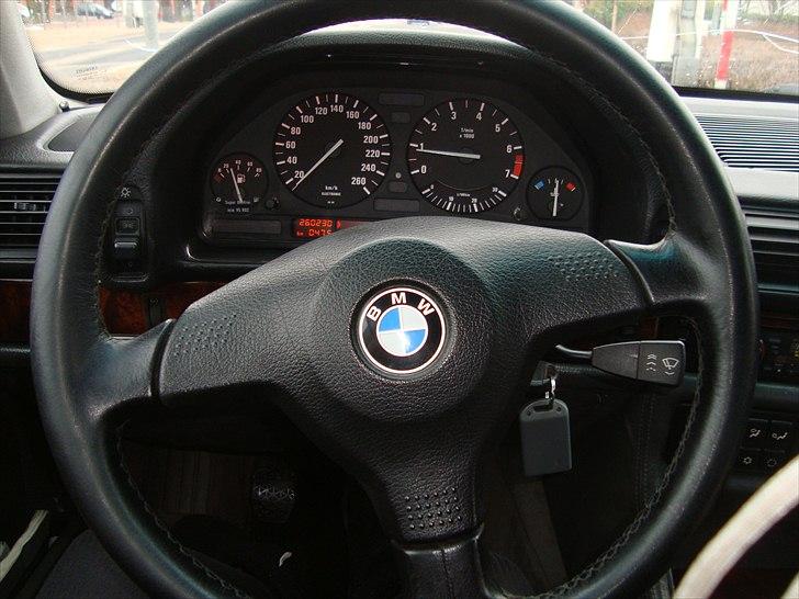 BMW E32 730i "Kejseren" SOLGT billede 12