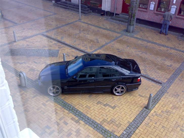 BMW 318 i SOLGT billede 9