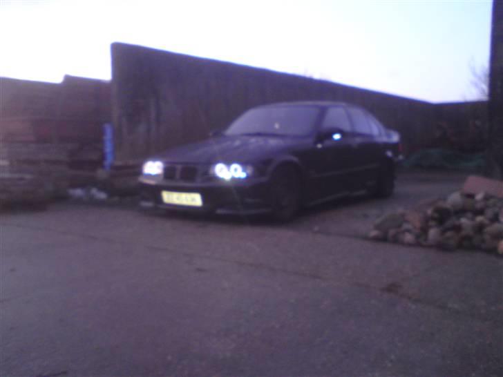 BMW 318 i SOLGT billede 13