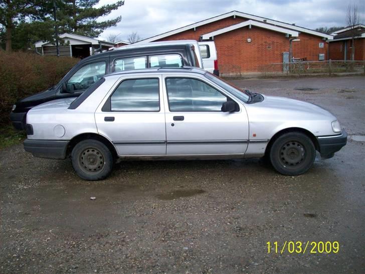 Ford Sierra   -----SOLGT---- - Billede af Sierraen Før den blev malet billede 7