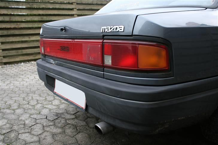 Mazda 323 BG 1,3 LX 16V SOLGT!! billede 13