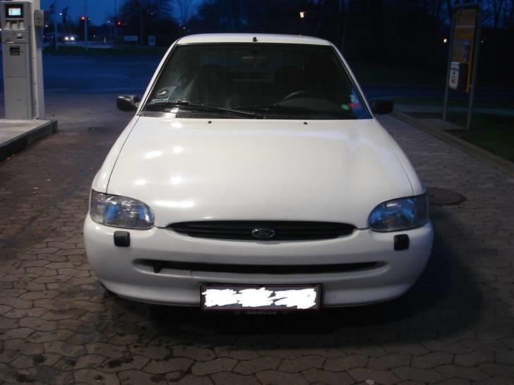 Ford Escort SOLGT billede 1