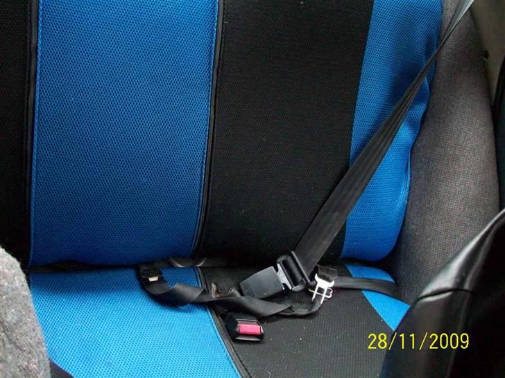 Ford Sierra   -----SOLGT---- - Billigt sæde overtræk fra Bilbixen da det org var Grimt og ødelagt Hele kabinen bliver betrukket om. billede 13