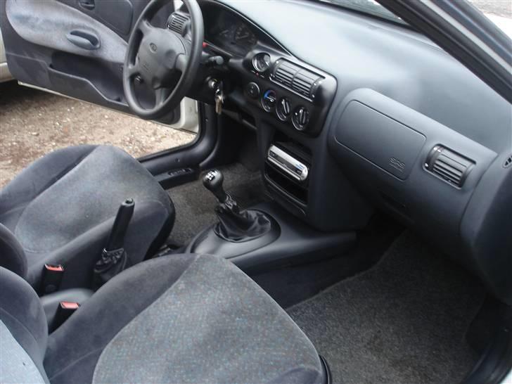 Ford Escort SOLGT billede 12