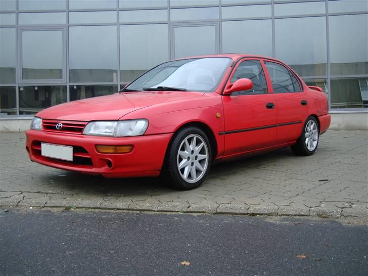 Toyota Corolla 1.6 Sedan 20v billede 1