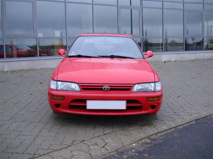 Toyota Corolla 1.6 Sedan 20v billede 2