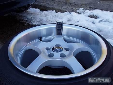 VW Golf 4(solgt) - 9.5" fælge med mobilos! :o) billede 17