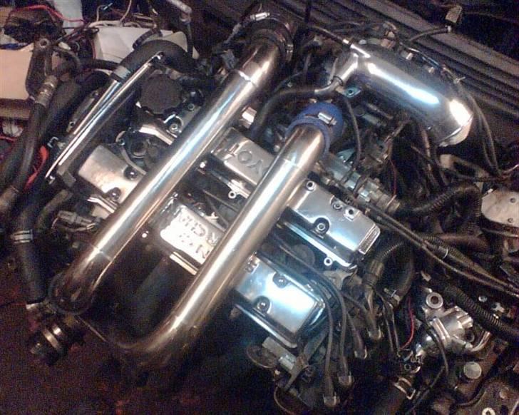 Toyota Corolla GT (Solgt) - Den nye motor. Kommer lidt ændringer i rørføring osv. Den ska nok ku flytte sig. billede 5