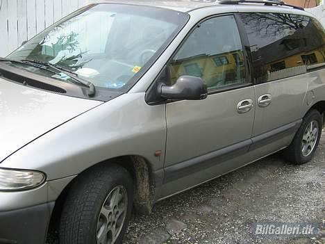 Chrysler Voyager - Igen fra siden. billede 4