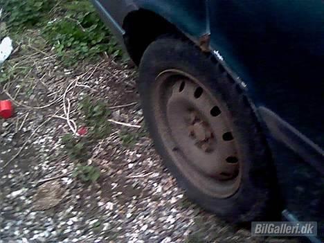 Fiat Tempra - solgt - Lidt rust i skærmkant, og røvkedelige/grimme stålfælge billede 4