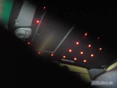 Fiat Bravo HGT-T Solgt - så er himmelen blevet betrukket med sort filt og dioder.. billede 4