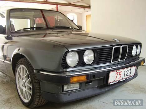 BMW 320i E30 >solgt< billede 8