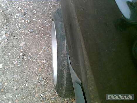 VW Polo Coupé (solgt) - Går ca. 5 - 7 cm udover kanten!!! billede 2