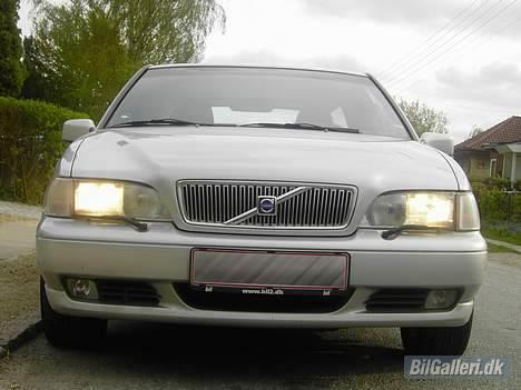 Volvo V70 2,4 20V -SOLGT- billede 1