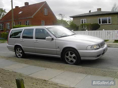 Volvo V70 2,4 20V -SOLGT- billede 2