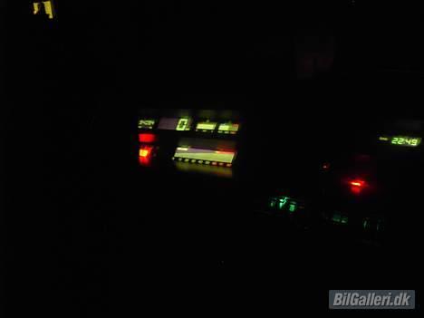 Fiat Tempra - solgt - Dioder i luftkanal. Digital-instrumenterne se da lidt fede ud i mørke. *s* billede 9