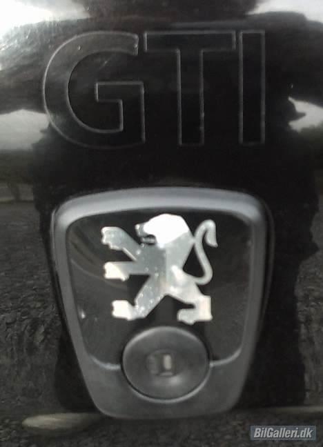 Peugeot 106 GTi - Det enste tekst der er på bilen.. billede 9