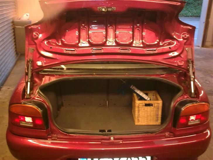 Mazda 121 Glx *SOLGT*  - Her er der plads til lidt af hvert billede 8