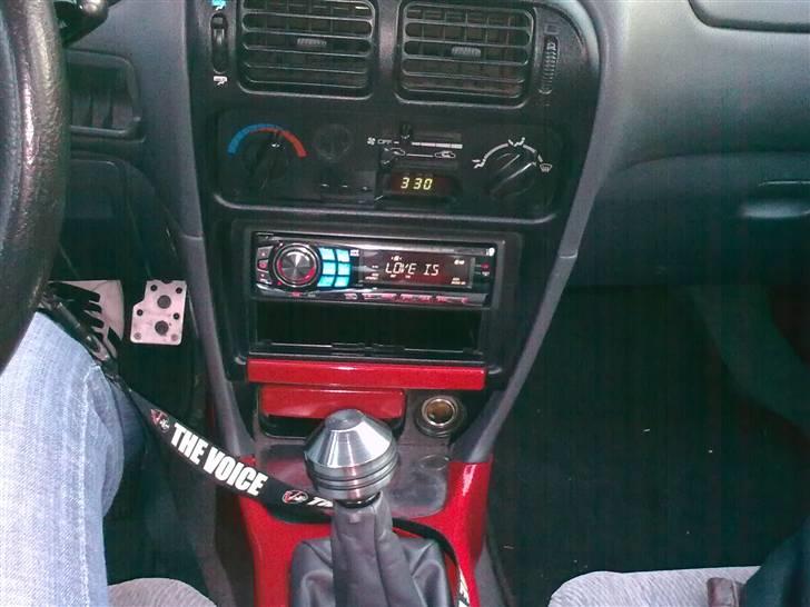 Mitsubishi Lancer 1,6 GXLi........ skrottet....... billede 2