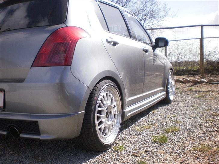 Suzuki swift billede 2