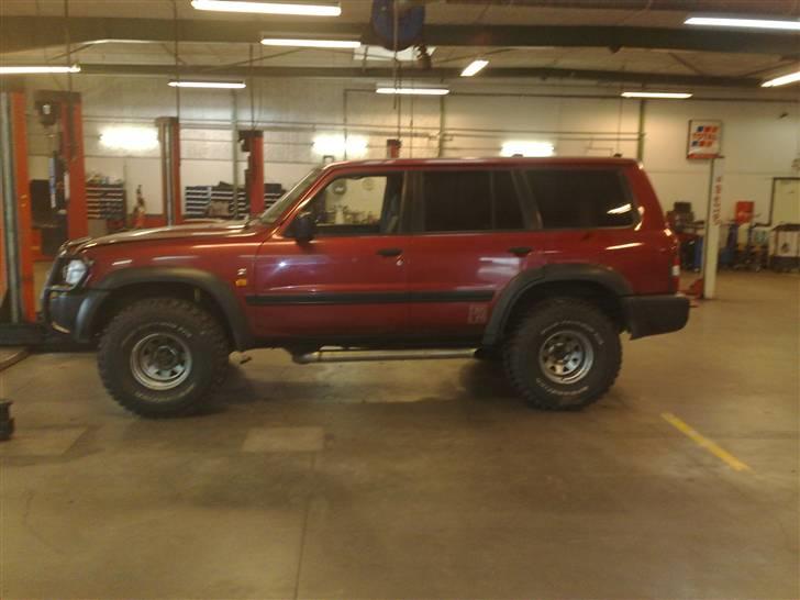 Nissan patrol gr y61 billede 4