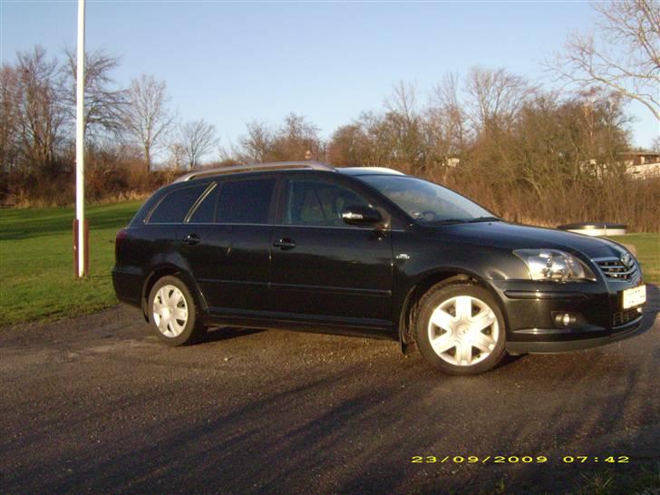 Toyota Avensis 2,2 D-4D 177 HK billede 1