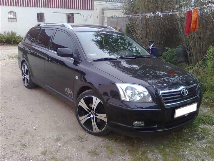 Toyota Avensis 2.0 sol. st. billede 1