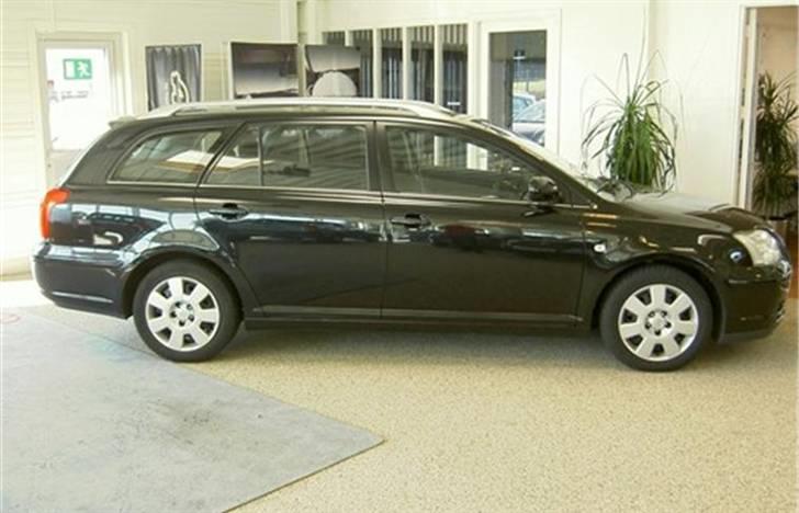 Toyota Avensis 2.0 sol. st. billede 6