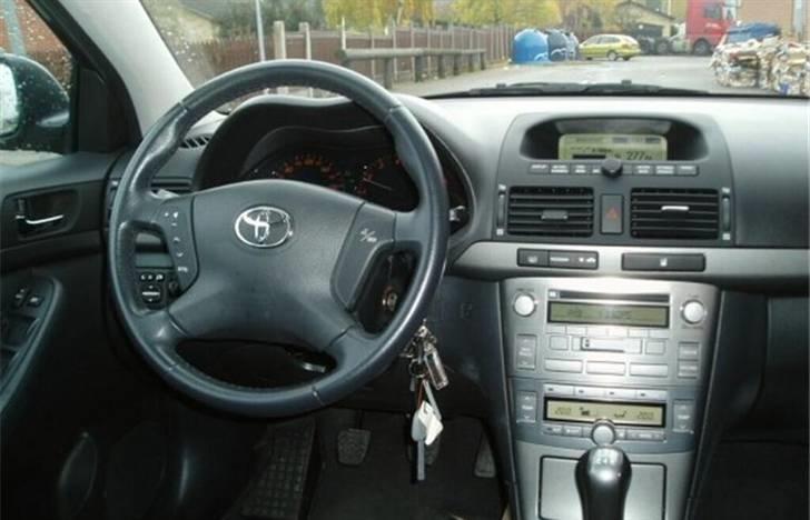 Toyota Avensis 2.0 sol. st. billede 8
