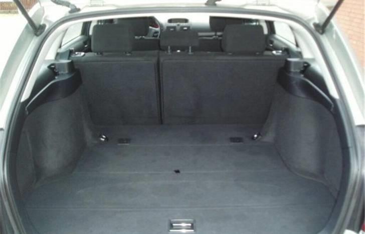 Toyota Avensis 2.0 sol. st. billede 9