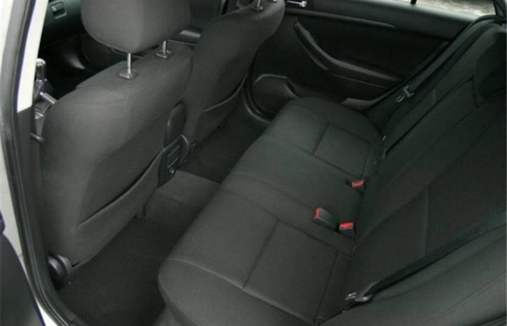 Toyota Avensis 2.0 sol. st. billede 12