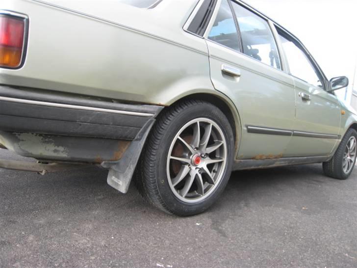 Mazda 323 skrottet R.I.P. billede 2