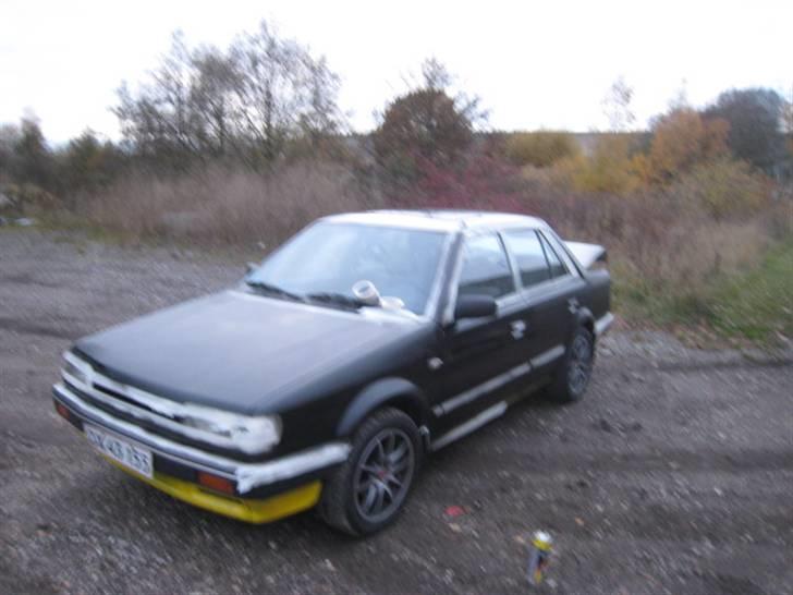 Mazda 323 skrottet R.I.P. - er igang med at male den billede 6