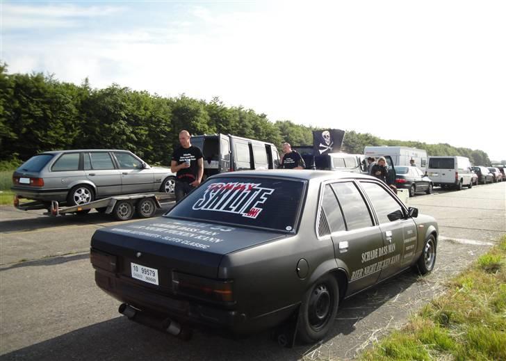 BMW 320i touring (solgt) - godt rattet stod lige så den lige kunne skubbes på traliren der alligevel var med. ny nøgle i grindsted dagen efter til 50 kr :o) billede 10