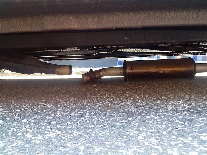 Citroën Xsara Coupe DØD - rustede over lige før mellem potten så den blev da lige fjernet :P billede 11